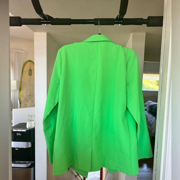 Like green blazer - Picture 2 of 3